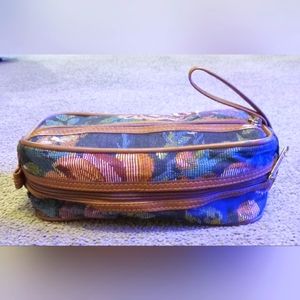 Small Vintage Dosike Floral makeup/travel bag